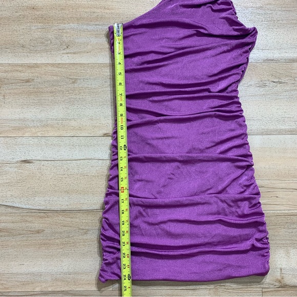 Sleeveless Off Shoulder Ruched Stretch Short Dress Size M color purple - Picture 9 of 10